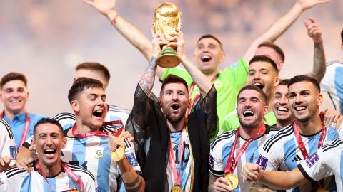 Lionel Messi has been warned by Cristiano Ronaldo after Argentina's World Cup triumph 2 Sportelo