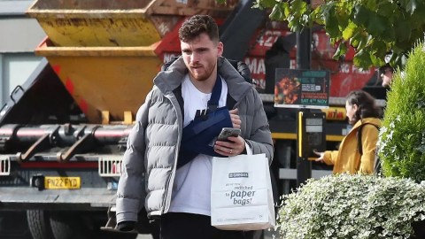 Liverpool star pictured in sling as fears grow Liverpool star will be out injured until 2024 1 Sportelo